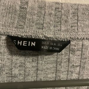 cropped sweatshirt so cute with leggings